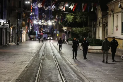 Police officers patrol the area in Istanbul's [Islam Yakut - Anadolu Agency]