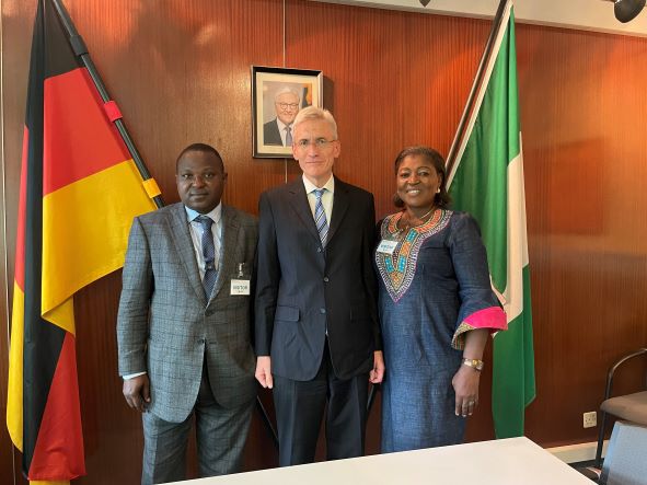 L-R: Dr Ajibola Abayomi, President of the Journalists International Forum For Migration (JIFORM), Gerald Wolf, Deputy Consul General, German Embassy, Lagos, and Mrs Yemisi Izuora, the Publisher of Oriental Nigeria News during a visit of the JIFORM to the embassy on 22nd March, 2023.