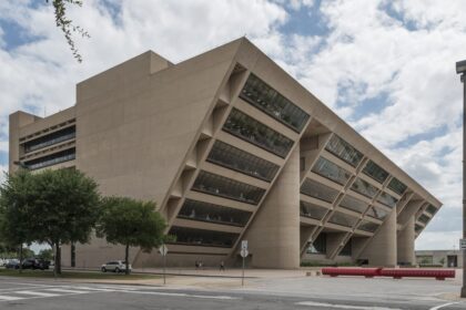 Dallas City Hall - Wikipedia