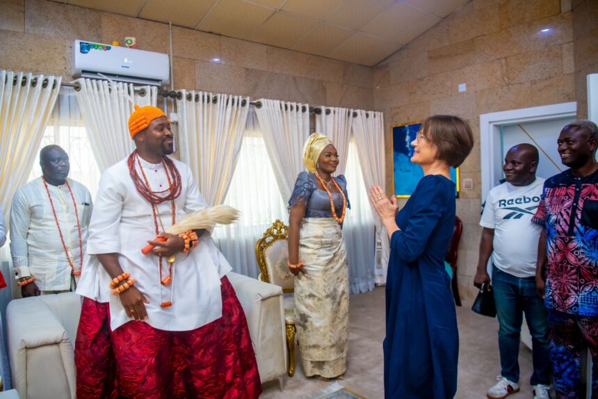 Finish Ambassador to Nigeria, Her Excellency- Leena Pylvanainen, received a warm welcome at Aghofen Warri as she visited His Imperial Majesty Ogiame Atuwatse III CFR, the Olu of Warri during her three-day working visit to the Warri Kingdom