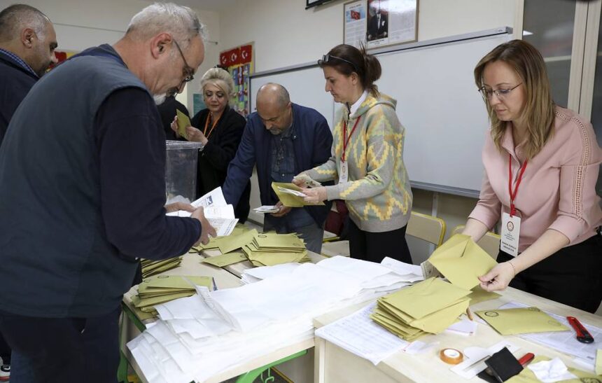 © AP Photo/Ali Unal