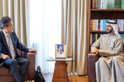 ABU DHABI, 13th May / WAM / His Excellency Sheikh Shakhbout bin Nahyan bin Mubarak Al Nahyan, held a meeting with Shimizu Shinsuke, Japan’s Special Envoy for the Horn of Africa, at the headquarters of the Ministry of Foreign Affairs and International Cooperation. Photo: WAM