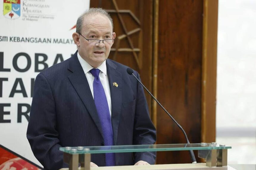 South Africa's high commissioner to Malaysia, Dave Malcomson, delivers a lecture on bilateral relations. Photo: South Africa High Commission Malaysia