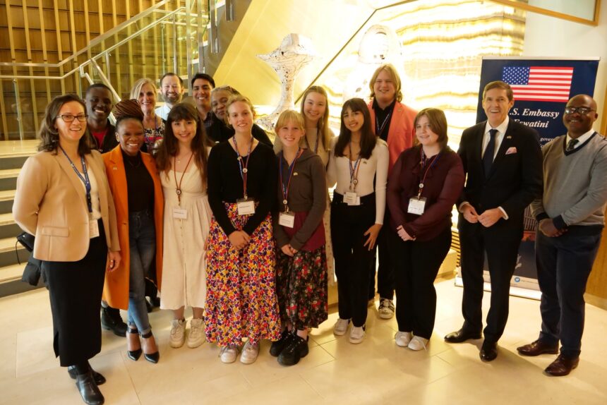 On Tuesday 6th June, the Embassy was delighted to receive a group of young people from the U.S. under the 2023 Mbabane, Eswatini Youth Exchange program. The youth ambassadors are in Eswatini on an exchange program coordinated by Fort Worth Sister Cities International and The Municipal Council of Mbabane. Photo: U.S. Embassy Eswatini