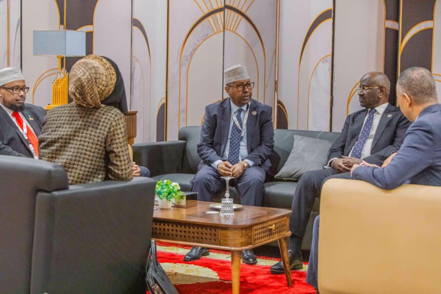 Bangul, 03 May 2024 - The Minister of Foreign Affairs and International Cooperation, His Excellency Ahmed Maalem Faqi Ahmed, met today Thursday, with his counterpart the Minister of Foreign Affairs, Cooperation and Mauritanians Abroad of the Islamic Republic of Mauritania, His Excellency Mr. Mohamed Salem Ould Marzouk. Photo: MoFA Somalia