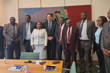 Zambia Parliamentary Committee delegation meet with the CPA Secretary-General Stephen Twigg. Photo: CPAAS
