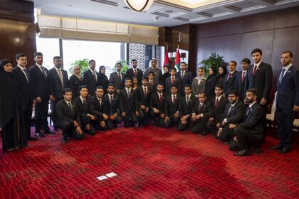 President His Highness Sheikh Mohamed bin Zayed Al Nahyan has met with a number of Emirati students studying at Chinese universities and institutions. Photo: WAM