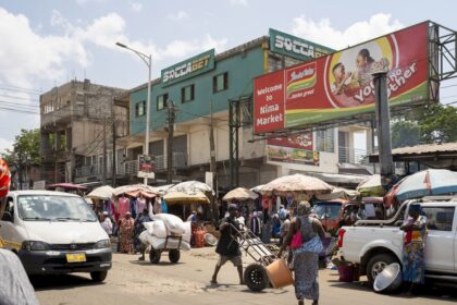Traders at Nima market in Accra, Ghana.Photographer: Ernest Ankomah/Bloomberg