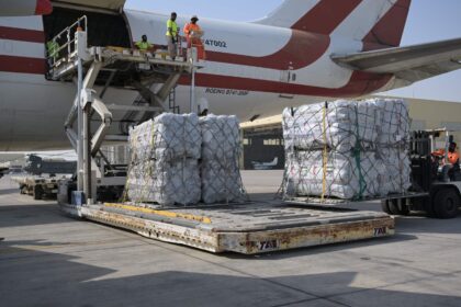 ABU DHABI, 13th June, 2024 (WAM) -- The UAE on Thursday dispatched a new plane carrying 90 tonnes of relief and food aid to Al Arish city, Egypt