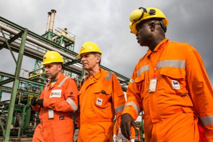 Eni employees in Nigeria. Photo: eni.com