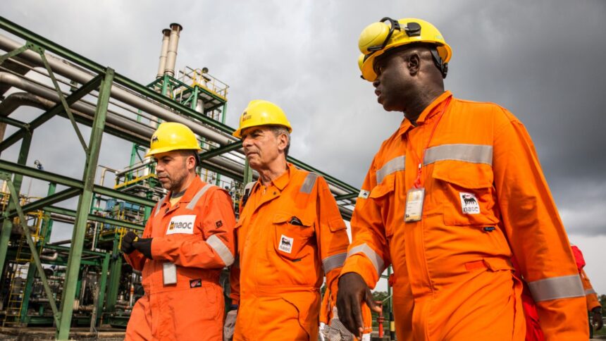 Eni employees in Nigeria. Photo: eni.com