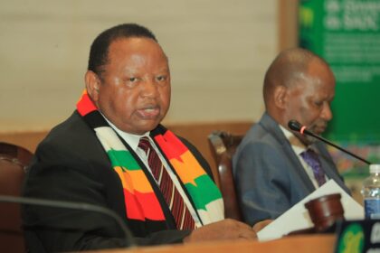 𝗛𝗼𝗻. 𝗔𝗺𝗯𝗮𝘀𝘀𝗮𝗱𝗼𝗿 𝗗𝗿. 𝗙𝗿𝗲𝗱𝗲𝗿𝗶𝗰𝗸 𝗦𝗵𝗮𝘃𝗮, 𝗠𝗶𝗻𝗶𝘀𝘁𝗲𝗿 𝗼𝗳 𝗙𝗼𝗿𝗲𝗶𝗴𝗻 𝗔𝗳𝗳𝗮𝗶𝗿𝘀 𝗮𝗻𝗱 𝗜𝗻𝘁𝗲𝗿𝗻𝗮𝘁𝗶𝗼𝗻𝗮𝗹 𝗧𝗿𝗮𝗱𝗲 𝗮𝗻𝗱 𝗖𝗵𝗮𝗶𝗿𝗽𝗲𝗿𝘀𝗼𝗻 𝗼𝗳 𝘁𝗵𝗲 𝗦𝗔𝗗𝗖 𝗖𝗼𝘂𝗻𝗰𝗶𝗹 𝗼𝗳 𝗠𝗶𝗻𝗶𝘀𝘁𝗲𝗿𝘀 𝗮𝘁 𝘁𝗵𝗲 𝗖𝗹𝗼𝘀𝗶𝗻𝗴 𝗦𝗲𝘀𝘀𝗶𝗼𝗻 𝗼𝗳 𝘁𝗵𝗲 𝗖𝗼𝘂𝗻𝗰𝗶𝗹 𝗼𝗳 𝗠𝗶𝗻𝗶𝘀𝘁𝗲𝗿𝘀 𝗠𝗲𝗲𝘁𝗶𝗻𝗴 𝗵𝗲𝗹𝗱 𝗶𝗻 𝗛𝗮𝗿𝗮𝗿𝗲, 𝗥𝗲𝗽𝘂𝗯𝗹𝗶𝗰 𝗼𝗳 𝗭𝗶𝗺𝗯𝗮𝗯𝘄𝗲. Photo: SADC