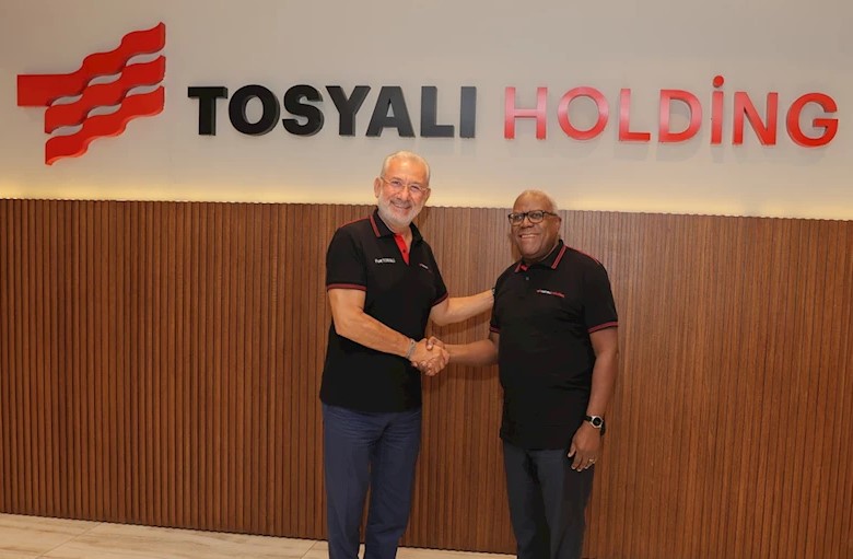 Tosyalı Holding Board Chairman Fuat Tosyalı and Chairman of the Board of Directors of the Oil and Gas Production Company of Angola, Sonangol, Sebastiao Gaspar Martins. Photo: Tosyali