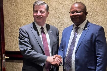 Eswatini's Minister of Commerce, Manqoba Khumalo, meets UK Trade Minister Douglas Alexander to discuss enhancing bilateral trade.