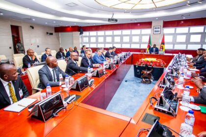 President Daniel Chapo of Mozambique meets with commercial bank CEOs, Governor Rogério Zandamela, and Minister Carla Louveira to discuss economic strategies. Source: X/@daniel_chapo24