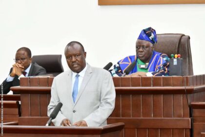 PAP President Chief Fortune Charumbira addresses Benin’s National Assembly, urging unity and people-centered leadership.
