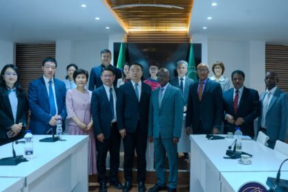 Ambassador Hadera Abera (center) receives Wang Xiaohan, Vice President of the Shanghai Federation of Industry and Commerce, and his delegation during a meeting in Addis Ababa.